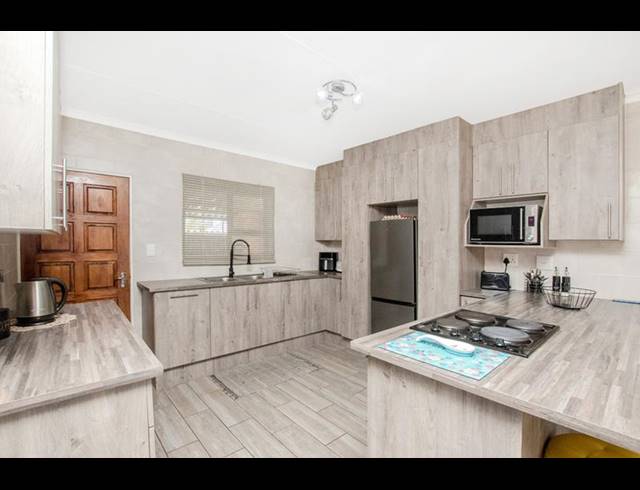 4 BEDROOM HOUSE FOR SALE IN MONUMENT